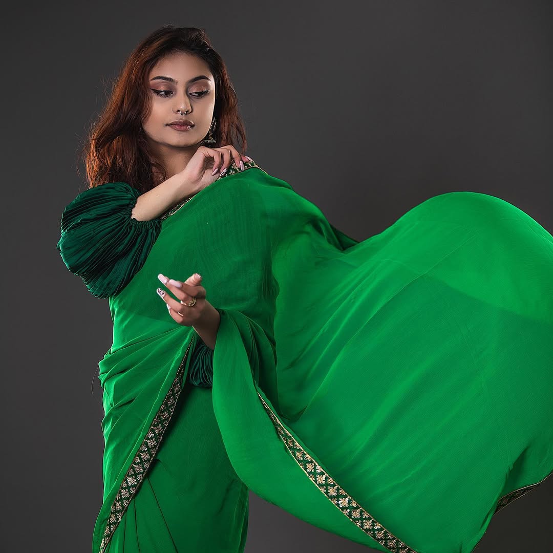 Ball Sleeve Plated Blouse Green Saree